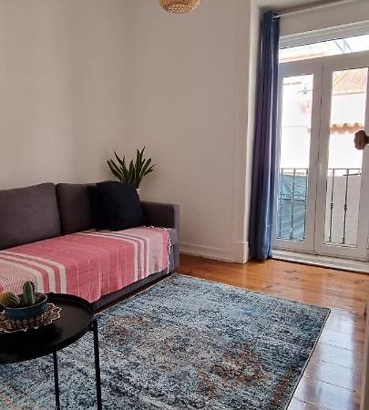 Charming Central Apartment To Rent Lisbon Luaran gambar