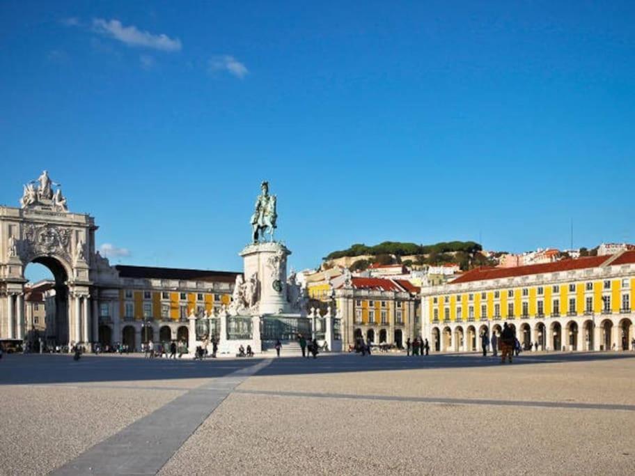 Charming Central Apartment To Rent Lisbon Luaran gambar