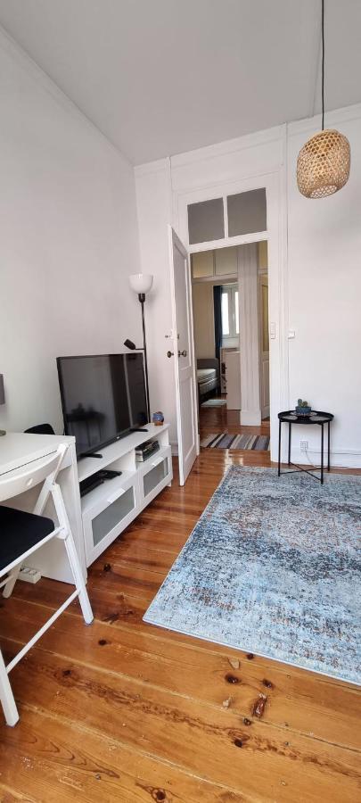 Charming Central Apartment To Rent Lisbon Luaran gambar