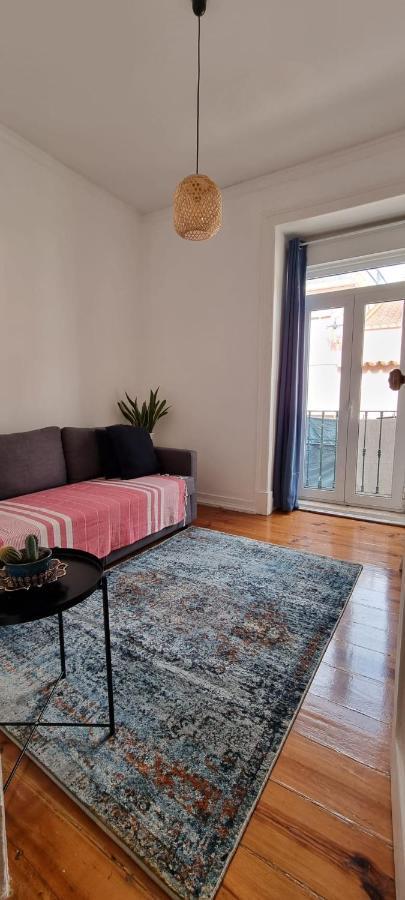 Charming Central Apartment To Rent Lisbon Luaran gambar